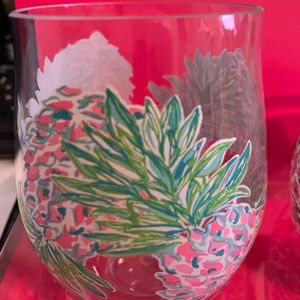 NWOT Pair of Lilly Pulitzer acrylic wine glasses